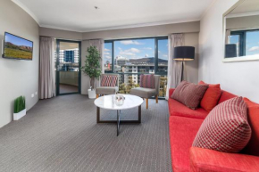 MadeComfy Executive and Spacious Braddon Apartment, Canberra